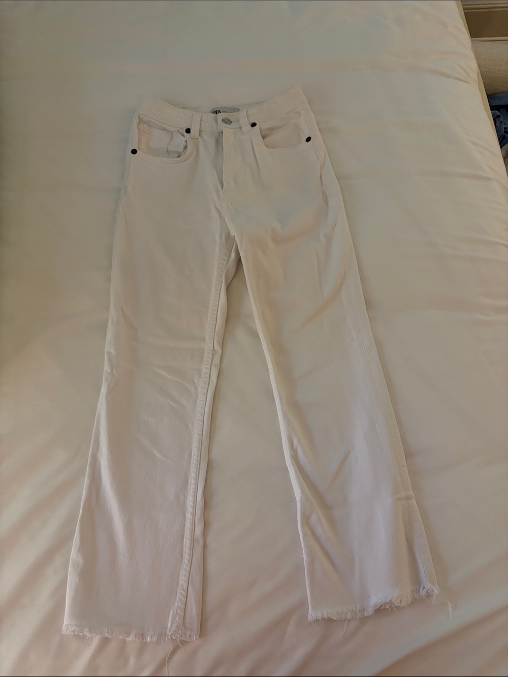 Zara White straight leg Jeans with Raw Hem